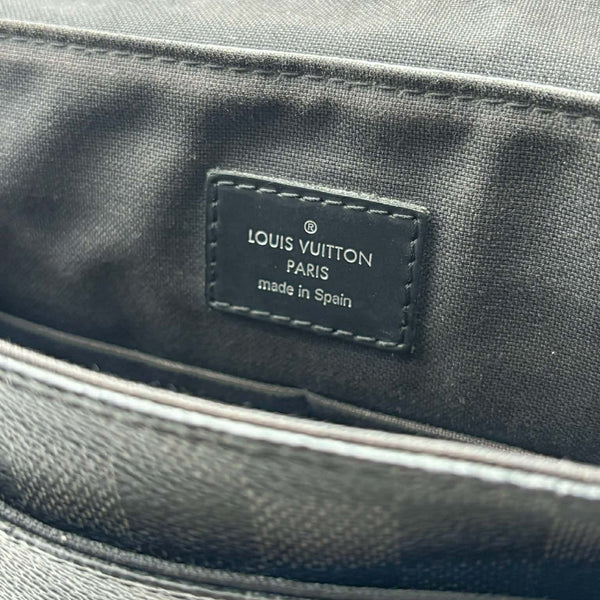 Louis Vuitton Damier Graphite District Messenger Bag PM (Pre-owned) D8TBJDW