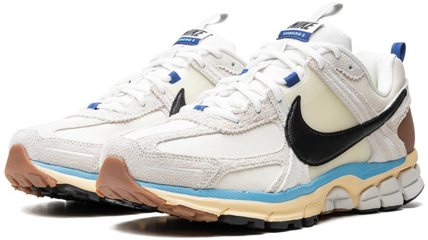 Nike Zoom Vomero 5 PREMIUM Designed by Japan