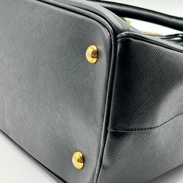 Prada Large Prada Galleria Saffiano Leather Bag (Like new) 8YHR2CW