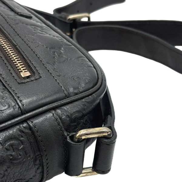 Gucci Black Guccissima Leather Messenger Bag (Pre-owned) GXKWGV9