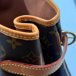 Load image into Gallery viewer, Louis Vuitton Batignolles Horizontal shoulder bag (Like new) Y98RJWB
