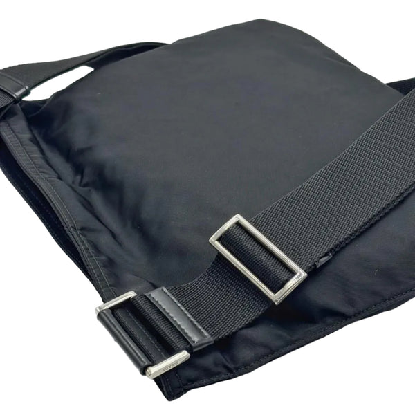 Prada Nylon Messenger/Crossbody Bag (Pre-owned)