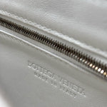 Load image into Gallery viewer, Bottega Veneta White Leather Cassette Shoulder Bag (Pre-owned) 7WRJH6K
