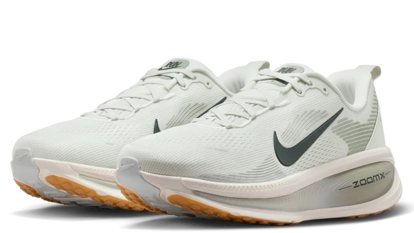 Nike Vomero 18 Spruce Aura Jade Horizon Black Spruce