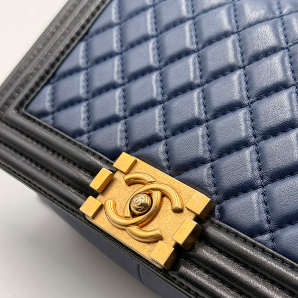 Chanel Bicolor Boy Flap Bag Quilted Lambskin (Like new) B69319.1273
