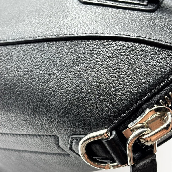 Givenchy Small Antigona Leather Bag Black (Like new) 8DTBMJG