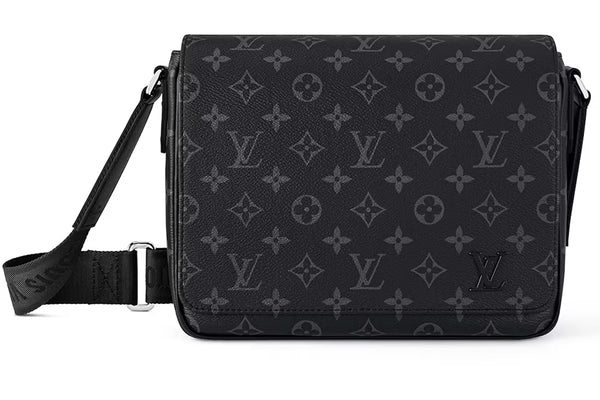 Louis Vuitton District
PM Monogram Eclipse (Like new)