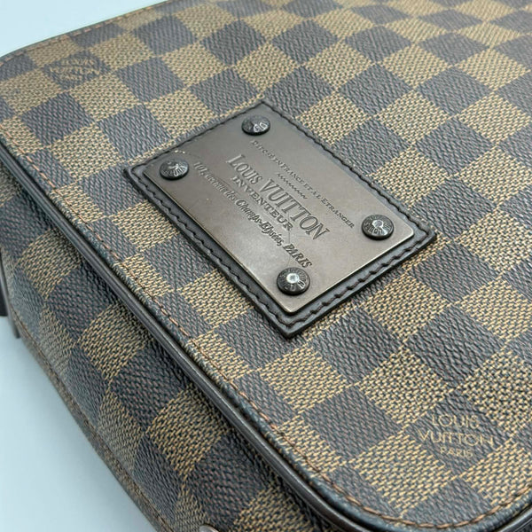 Louis Vuitton Damier Canvas Brooklyn PM Messenger Bag (Like new) JG7JYDR