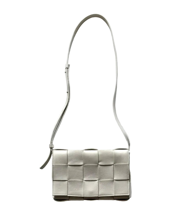Bottega Veneta White Leather Cassette Shoulder Bag (Pre-owned) 7WRJH6K