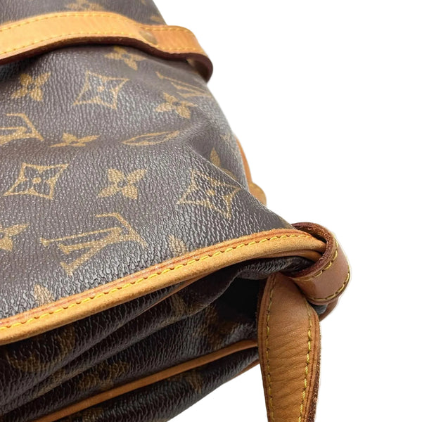 Louis Vuitton Monogram Canvas Saumur 30 Messenger Bag (Pre-owned) KR93XC3