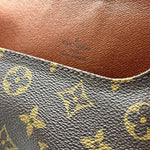 Load image into Gallery viewer, Louis Vuitton Monogram Canvas Musette Salsa Bag (Like new) BGT3DWK
