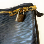 Load image into Gallery viewer, Louis Vuitton Keepall 55 Epi Leather Bag Black (Pre-owned) QV6D9XX
