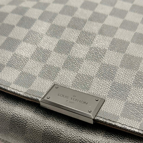 Louis Vuitton Damier Graphite District MM Messenger (Pre-owned)