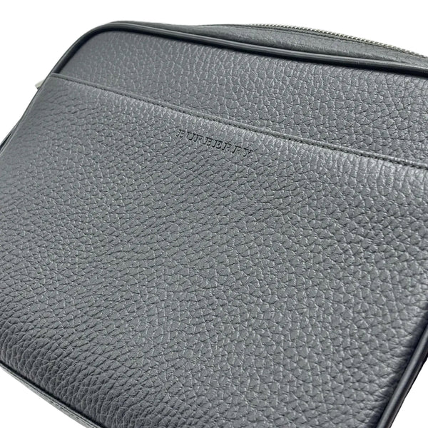 Burberry London Black Pebbled Leather Clutch (Pre-owned)