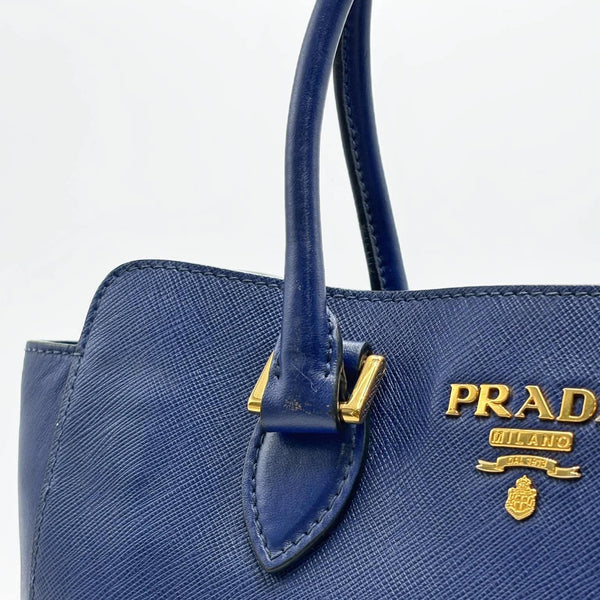 Prada Blue Saffiano Lux Leather Magentic Closure Tote (Pre-owned) MMVQ39B