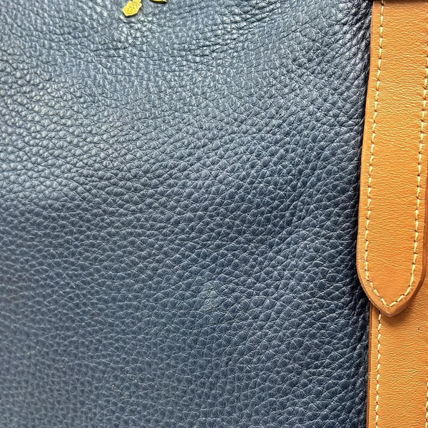 Prada Blue Vitello Daino Grained Leather (Pre-owned) DRYC27Q