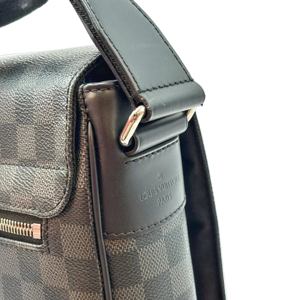 Louis Vuitton Messenger District Damier Graphite MM Black (Like new)