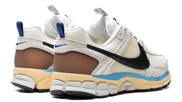 Nike Zoom Vomero 5 PREMIUM Designed by Japan