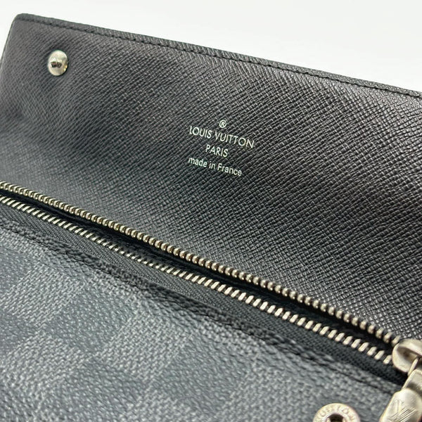 Louis Vuitton Damier Graphite Canvas Accordion Wallet (Like new) DTC8Y7Y
