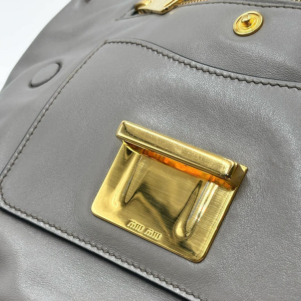 Miu Miu Women's Leather Grey Handbag Shoulder Bag (Pre-owned) V73Q7G4
