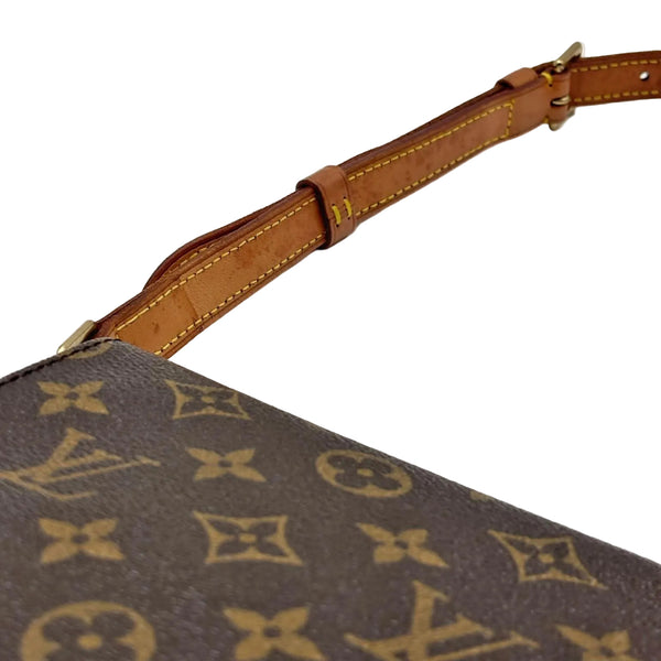 Louis Vuitton Monogram Canvas Musette Tango Bag (Like new) YGR89QC