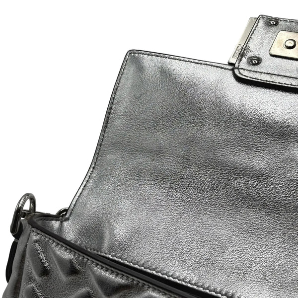 Fendi Midi Baguette Chain Bag Zucca Embossed Leather Silver (Pre-owned) C4DTW7W