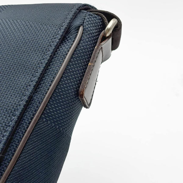 Louis Vuitton Ocean Damier Geant Petit Messenger Bag (Pre-owned) BWJCVK7