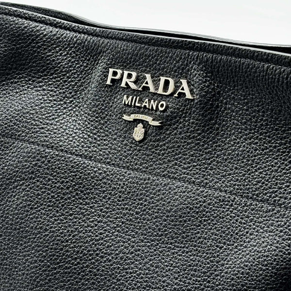 PRADA Vitello Daino Bucket Bag Black (Like new)