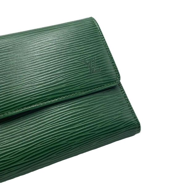 Louis Vuitton Sarah Wallet in Green Epi Leather (Like new)
