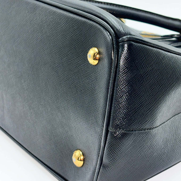 Prada Large Prada Galleria Saffiano Leather Bag (Like new) 8YHR2CW