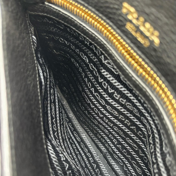 Prada Flap Vitello Daino Medium Crossbody Bag (Like new) HY9XHTK