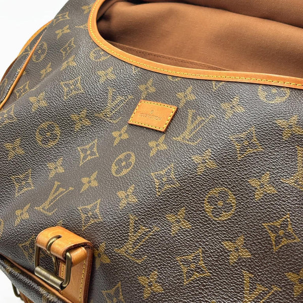 Louis Vuitton Monogram Canvas Saumur 35 Messenger Bag (Like new) GYB93GT