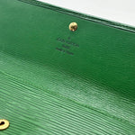 Load image into Gallery viewer, Louis Vuitton Sarah Wallet in Green Epi Leather (Like new)
