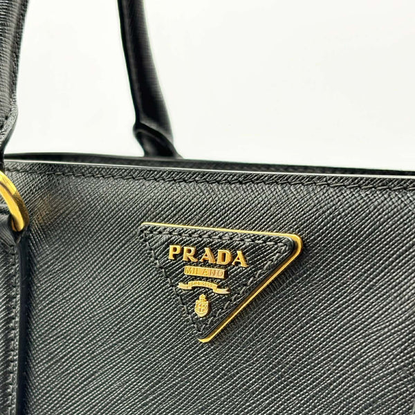 Prada Large Prada Galleria Saffiano Leather Bag (Like new) 8YHR2CW