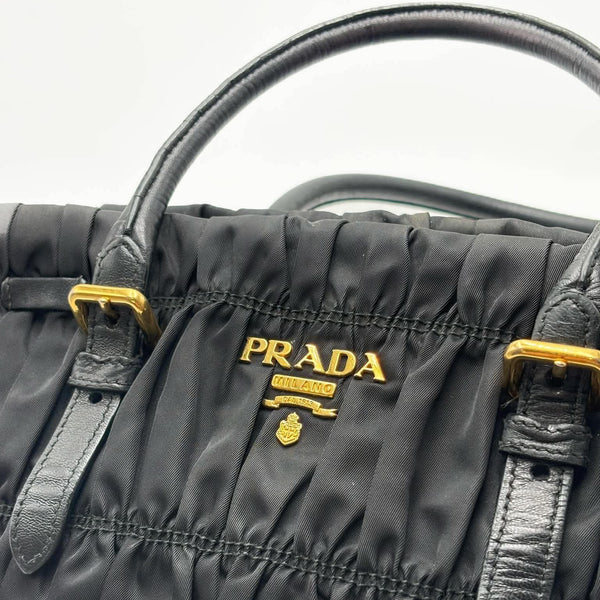 Prada Nylon Gaufre Black Handbag Black (Pre-owned) 47BG9W8