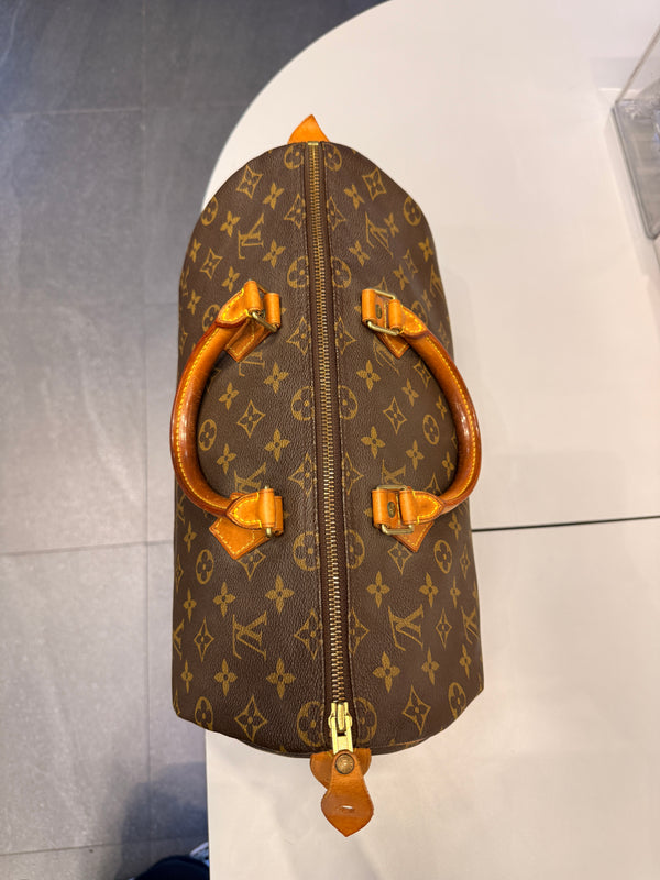 Louis Vuitton Monogram Speedy 35 Handbag (Pre-owned)