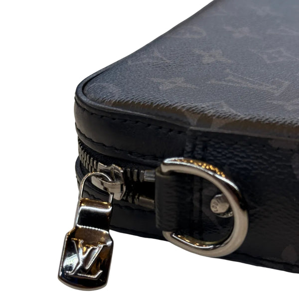 Louis Vuitton Trio Messenger Monogram Eclipse (Like new)