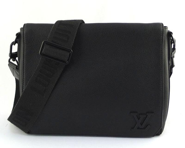 Louis Vuitton Take off Sling Body Bag Noir (Like new)