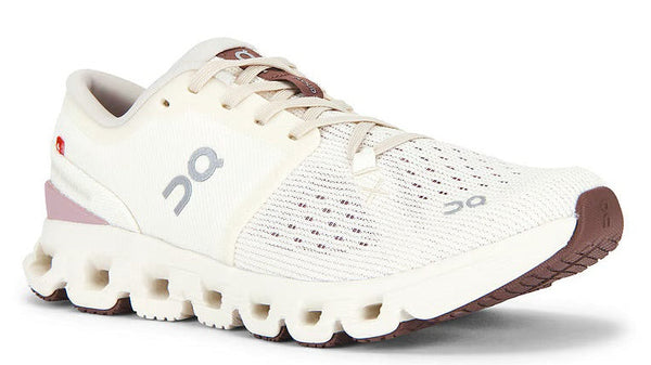 On Running Cloud X 4 Ivory Heron (Women’s)