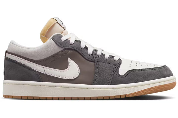 Jordan 1 Low SNKRS Day Korea Magpie