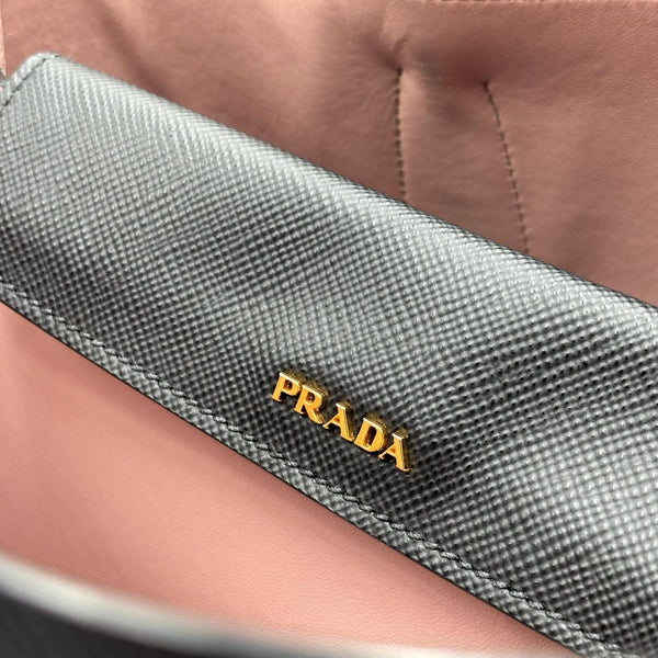 Prada Black Saffiano Leather Leather Double Handle Medium Tote Bag (Pre-owned) 9JJH97W
