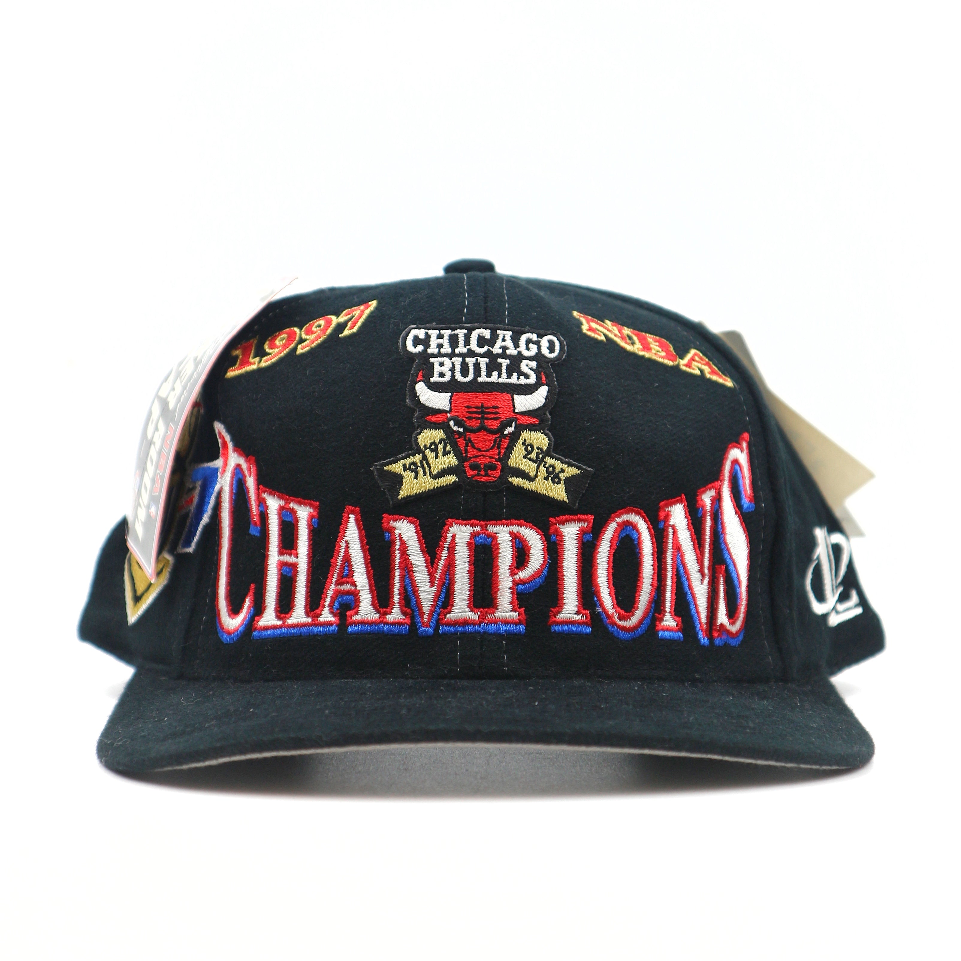 VINTAGE CHICAGO BULLS 1997 NBA CHAMPIONS LOCKER ROOM CAP